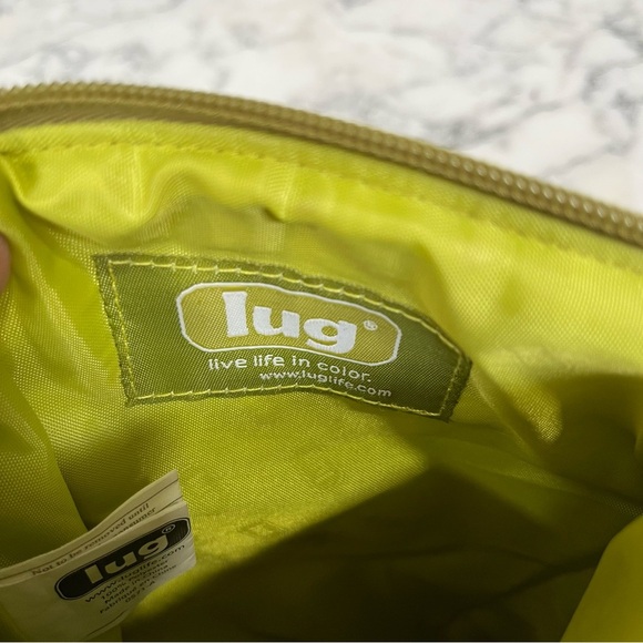 lug skipper crossbody RFID shoulder quilted green apple travel bag lightweight - Picture 7 of 11